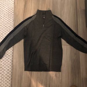 Studio St Men’s Quarter Zip. Size L